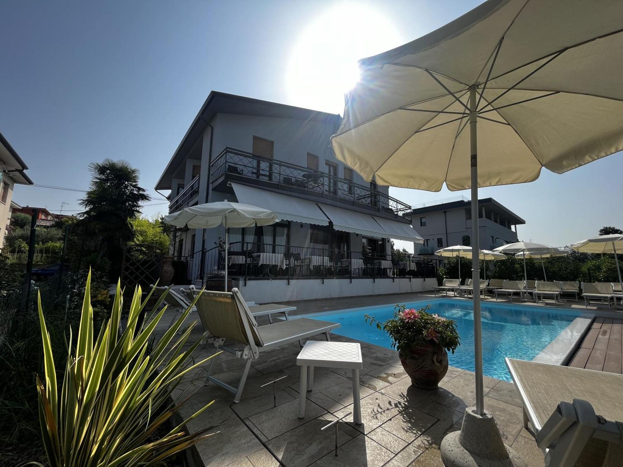 Hotel Renata Лацизе Екстериор снимка